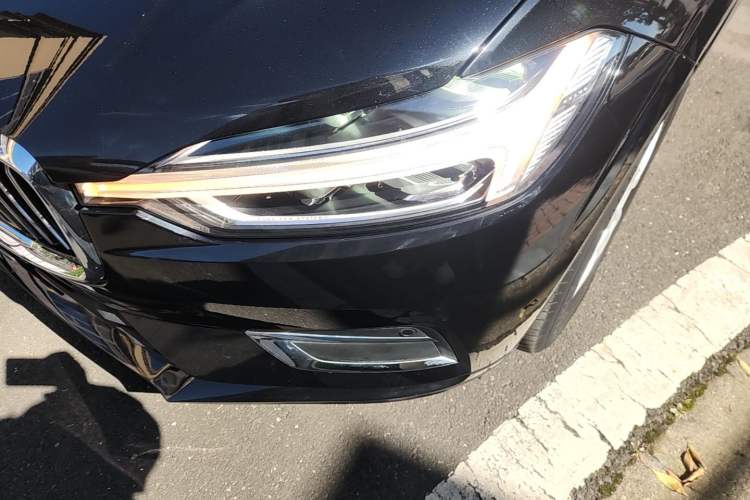 Used Volvo XC60 2021 T5 4x4 Smart Luxury Edition Left Front Headlight