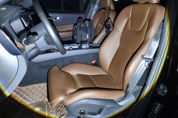 Used Volvo XC60 2021 T5 4x4 Smart Luxury Edition Left Front Seat