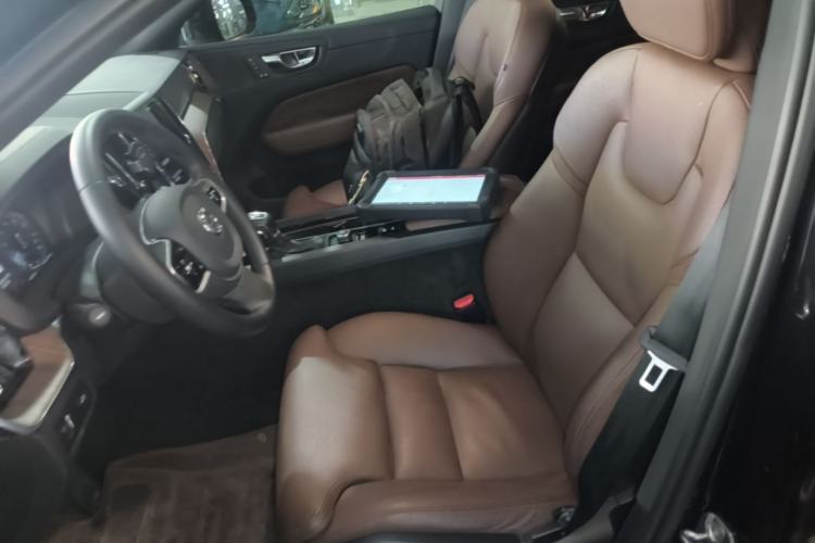 Used Volvo XC60 2021 T5 4x4 Smart Luxury Edition Left Front Seat