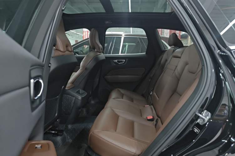 Used Volvo XC60 2021 T5 4x4 Smart Luxury Edition Left Rear Seat
