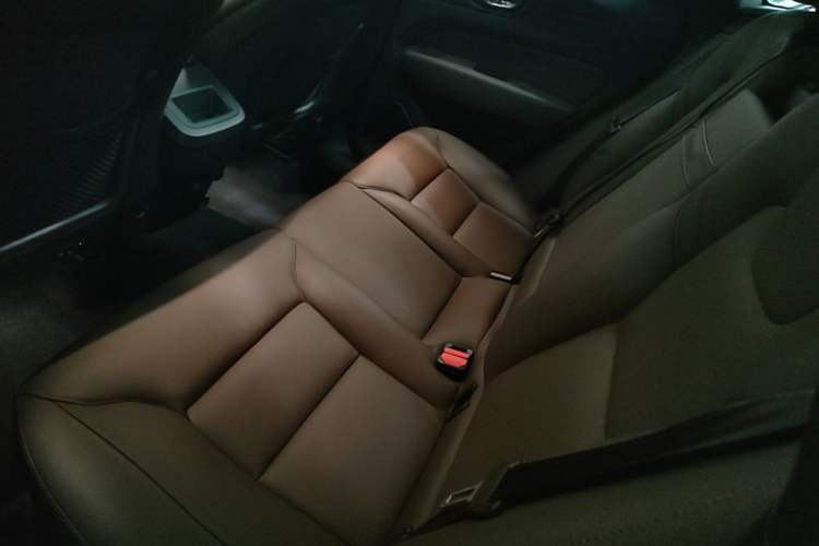 Used Volvo XC60 2021 T5 4x4 Smart Luxury Edition Left Rear Seat