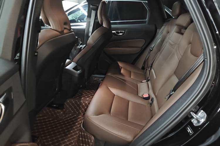 Used Volvo XC60 2021 T5 4x4 Smart Luxury Edition Left Rear Seat
