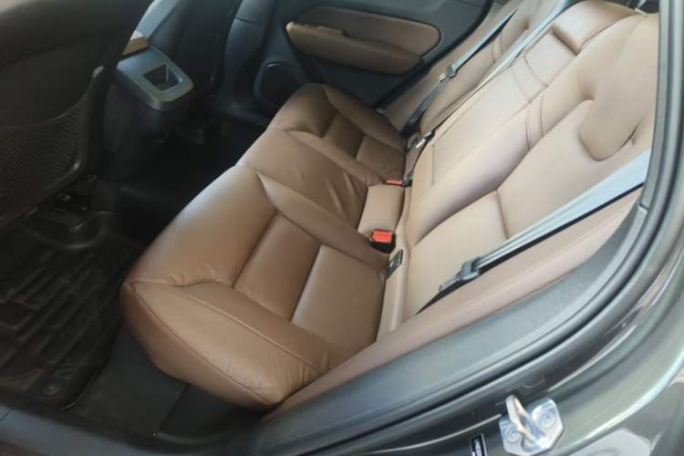 Used Volvo XC60 2021 T5 4x4 Smart Luxury Edition Left Rear Seat