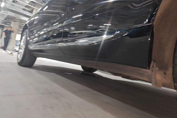 Used Volvo XC60 2021 T5 4x4 Smart Luxury Edition Left Side Sill