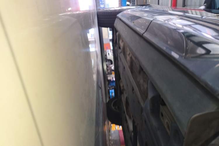 Used Volvo XC60 2021 T5 4x4 Smart Luxury Edition Left Side Sill