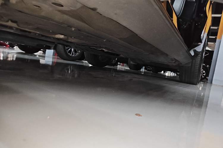 Used Volvo XC60 2021 T5 4x4 Smart Luxury Edition Left Side Sill