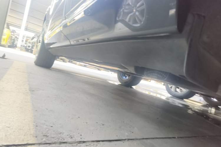 Used Volvo XC60 2021 T5 4x4 Smart Luxury Edition Left Side Sill
