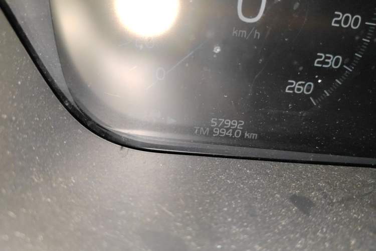 Used Volvo XC60 2021 T5 4x4 Smart Luxury Edition Odometer Close Up