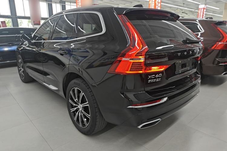 Used Volvo XC60 2021 T5 4x4 Smart Luxury Edition Rear Left 45 Deg
