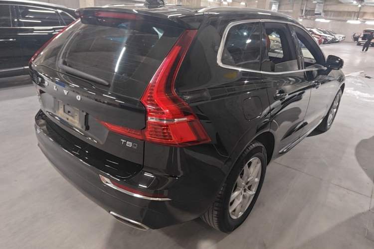 Used Volvo XC60 2021 T5 4x4 Smart Luxury Edition Rear Right 45 Deg