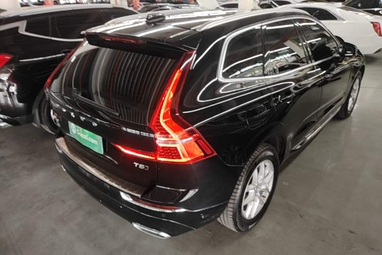 Used Volvo XC60 2021 T5 4x4 Smart Luxury Edition Rear Right 45 Deg