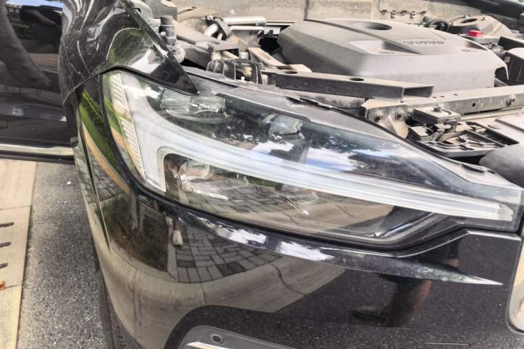 Used Volvo XC60 2021 T5 4x4 Smart Luxury Edition Right Front Headlight