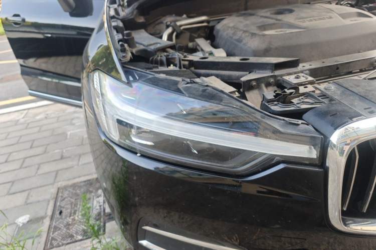 Used Volvo XC60 2021 T5 4x4 Smart Luxury Edition Right Front Headlight