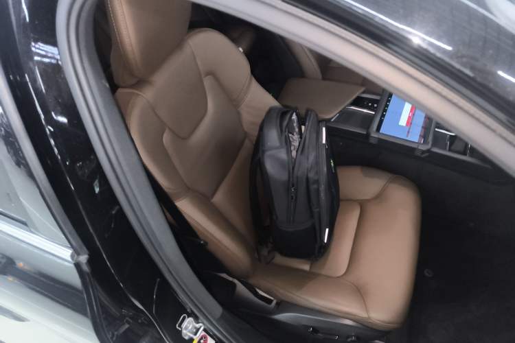 Used Volvo XC60 2021 T5 4x4 Smart Luxury Edition Right Front Seat