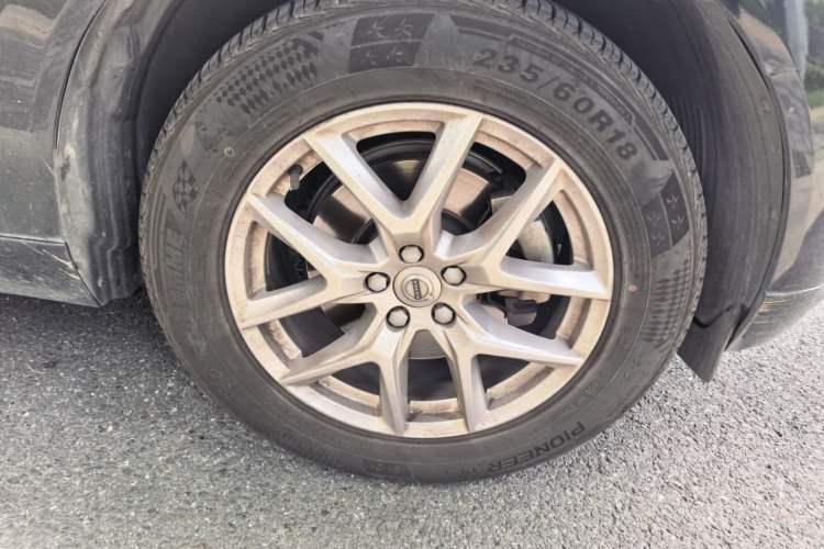 Used Volvo XC60 2021 T5 4x4 Smart Luxury Edition Right Front Wheel Hub