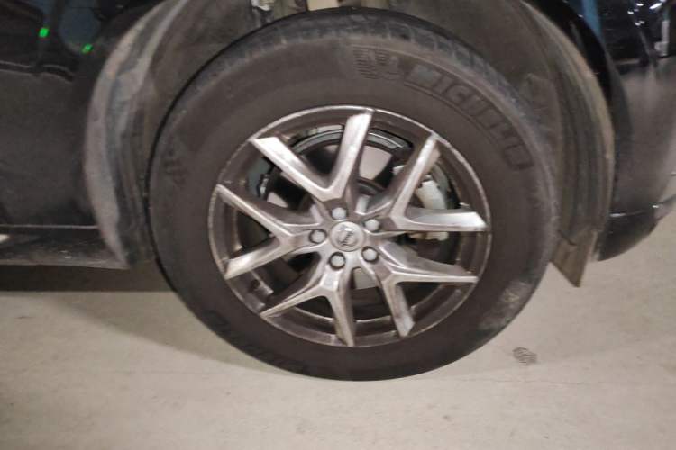 Used Volvo XC60 2021 T5 4x4 Smart Luxury Edition Right Front Wheel Hub