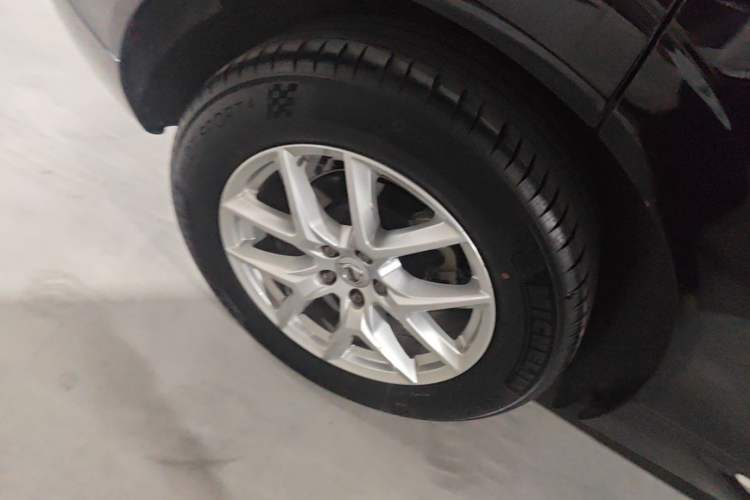 Used Volvo XC60 2021 T5 4x4 Smart Luxury Edition Right Rear Wheel Hub