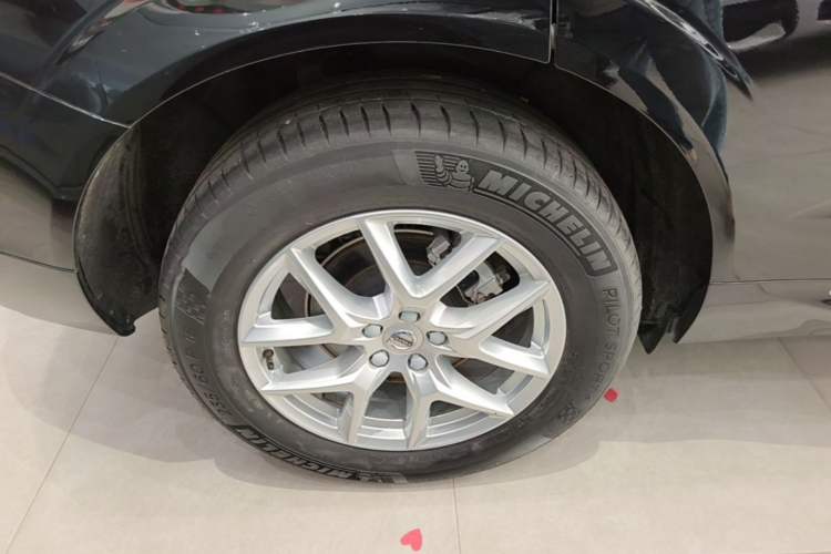 Used Volvo XC60 2021 T5 4x4 Smart Luxury Edition Right Rear Wheel Hub