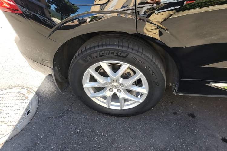 Used Volvo XC60 2021 T5 4x4 Smart Luxury Edition Right Rear Wheel Hub