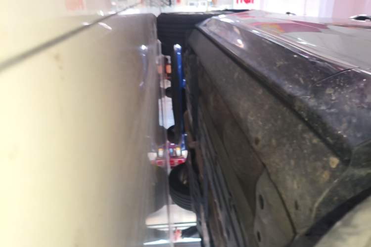 Used Volvo XC60 2021 T5 4x4 Smart Luxury Edition Right Side Sill