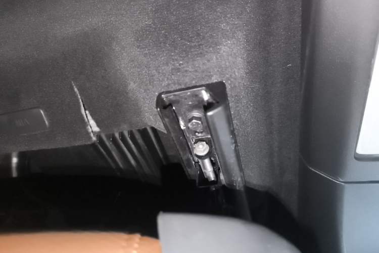 Used Volvo XC60 2021 T5 4x4 Smart Luxury Edition Right Side Sill