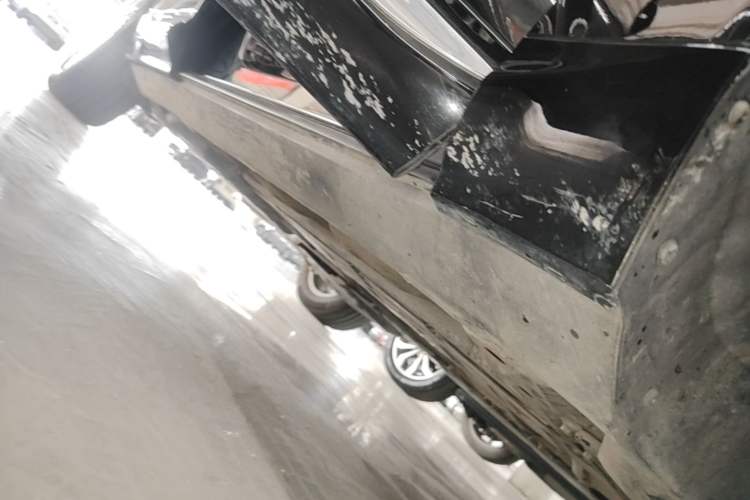 Used Volvo XC60 2021 T5 4x4 Smart Luxury Edition Right Side Sill