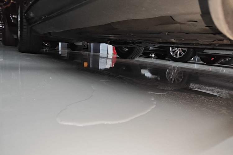Used Volvo XC60 2021 T5 4x4 Smart Luxury Edition Right Side Sill