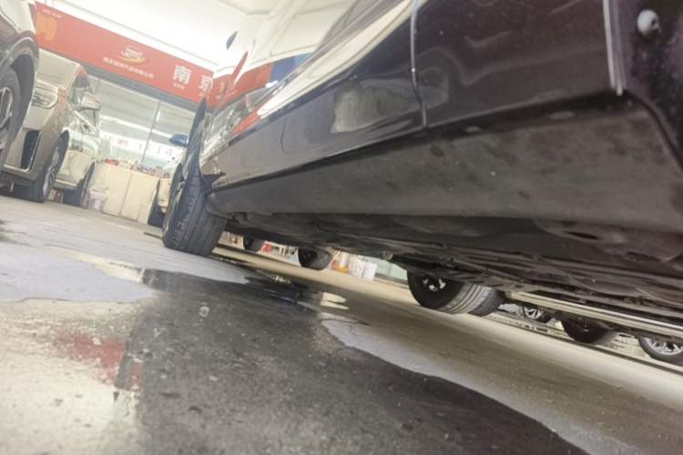 Used Volvo XC60 2021 T5 4x4 Smart Luxury Edition Right Side Sill