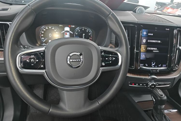 Used Volvo XC60 2021 T5 4x4 Smart Luxury Edition Steering Wheel