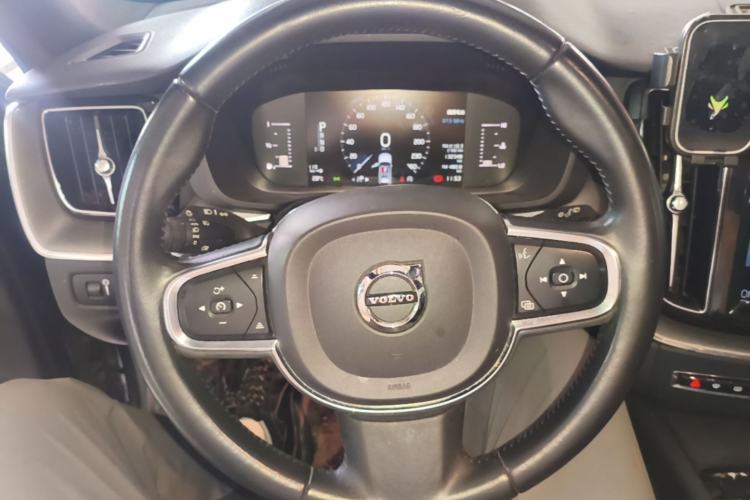 Used Volvo XC60 2021 T5 4x4 Smart Luxury Edition Steering Wheel