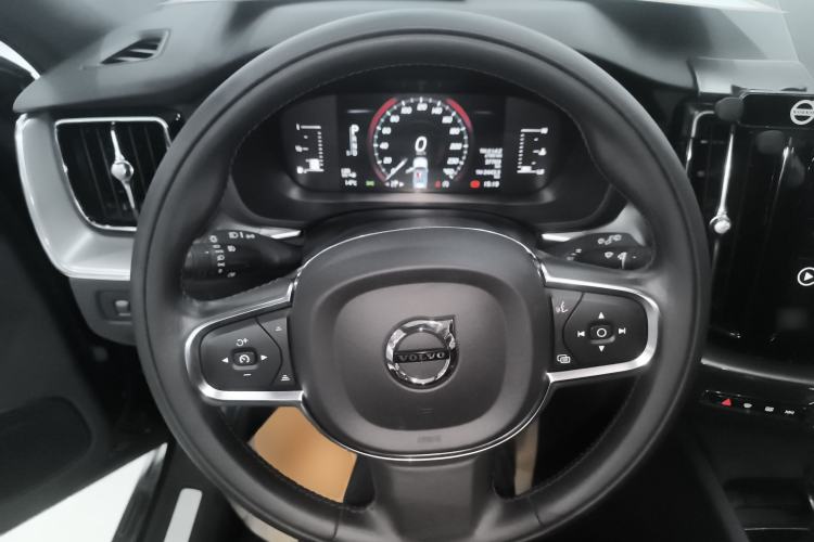 Used Volvo XC60 2021 T5 4x4 Smart Luxury Edition Steering Wheel