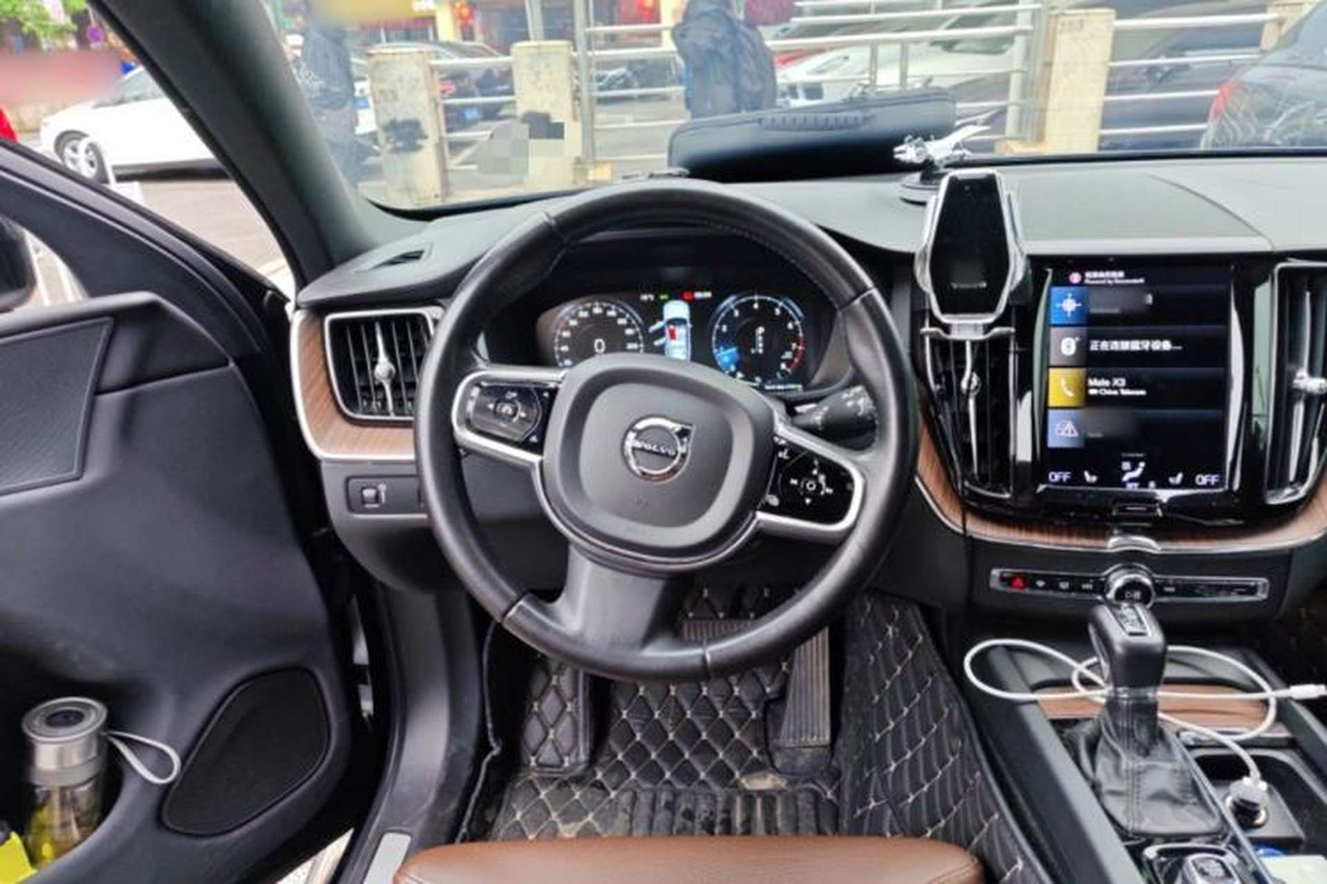 Used Volvo XC60 2021 T5 4x4 Smart Luxury Edition Steering Wheel