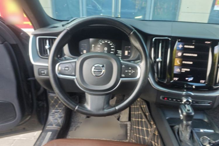 Used Volvo XC60 2021 T5 4x4 Smart Luxury Edition Steering Wheel