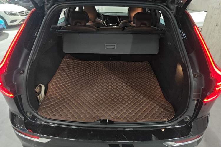Used Volvo XC60 2021 T5 4x4 Smart Luxury Edition Trunk