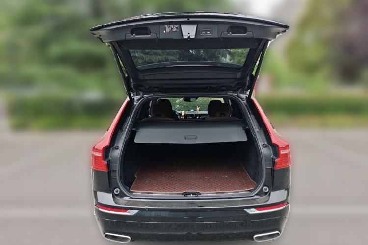 Used Volvo XC60 2021 T5 4x4 Smart Luxury Edition Trunk