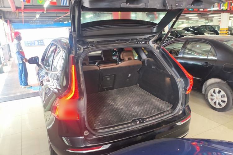 Used Volvo XC60 2021 T5 4x4 Smart Luxury Edition Trunk