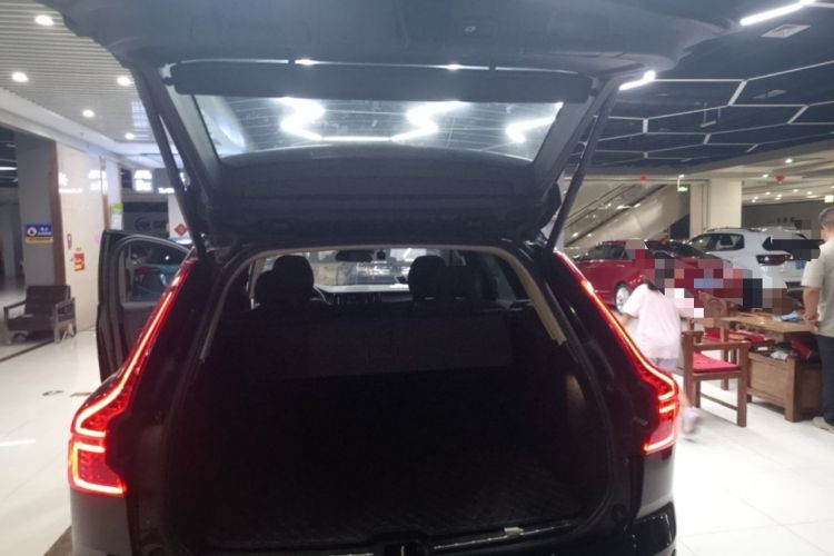 Used Volvo XC60 2021 T5 4x4 Smart Luxury Edition Trunk