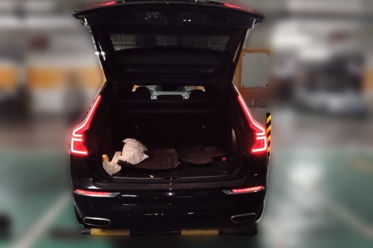 Used Volvo XC60 2021 T5 4x4 Smart Luxury Edition Trunk