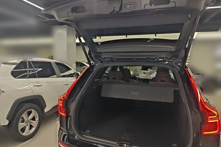 Used Volvo XC60 2021 T5 4x4 Smart Luxury Edition Trunk