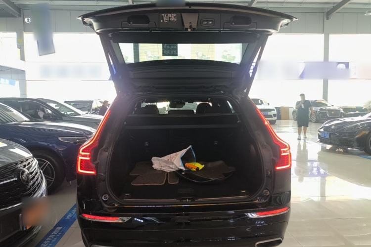 Used Volvo XC60 2021 T5 4x4 Smart Luxury Edition Trunk