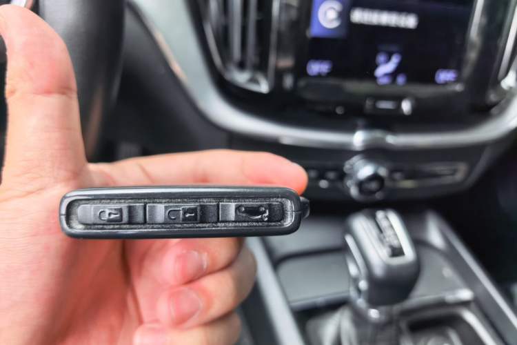 Used Volvo XC60 2021 T5 4x4 Smart Luxury Edition Vehicle Key