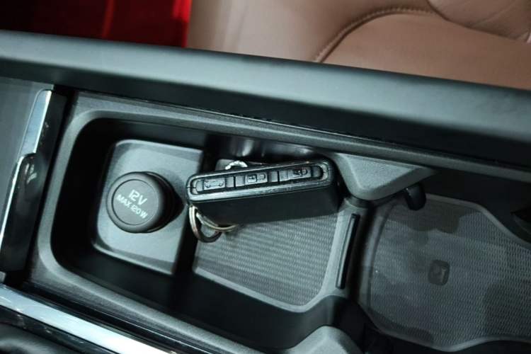 Used Volvo XC60 2021 T5 4x4 Smart Luxury Edition Vehicle Key