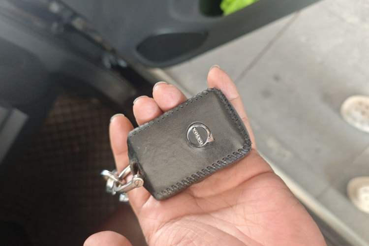 Used Volvo XC60 2021 T5 4x4 Smart Luxury Edition Vehicle Key