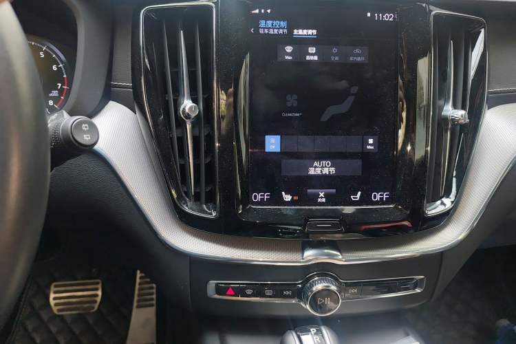 Used Volvo XC60 2021 T5 4x4 Zhiyi Sport Edition Audio And AC Panel