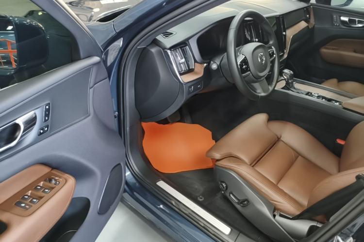 Used Volvo XC60 2021 T5 4x4 Smart Luxury Edition Driver Seat