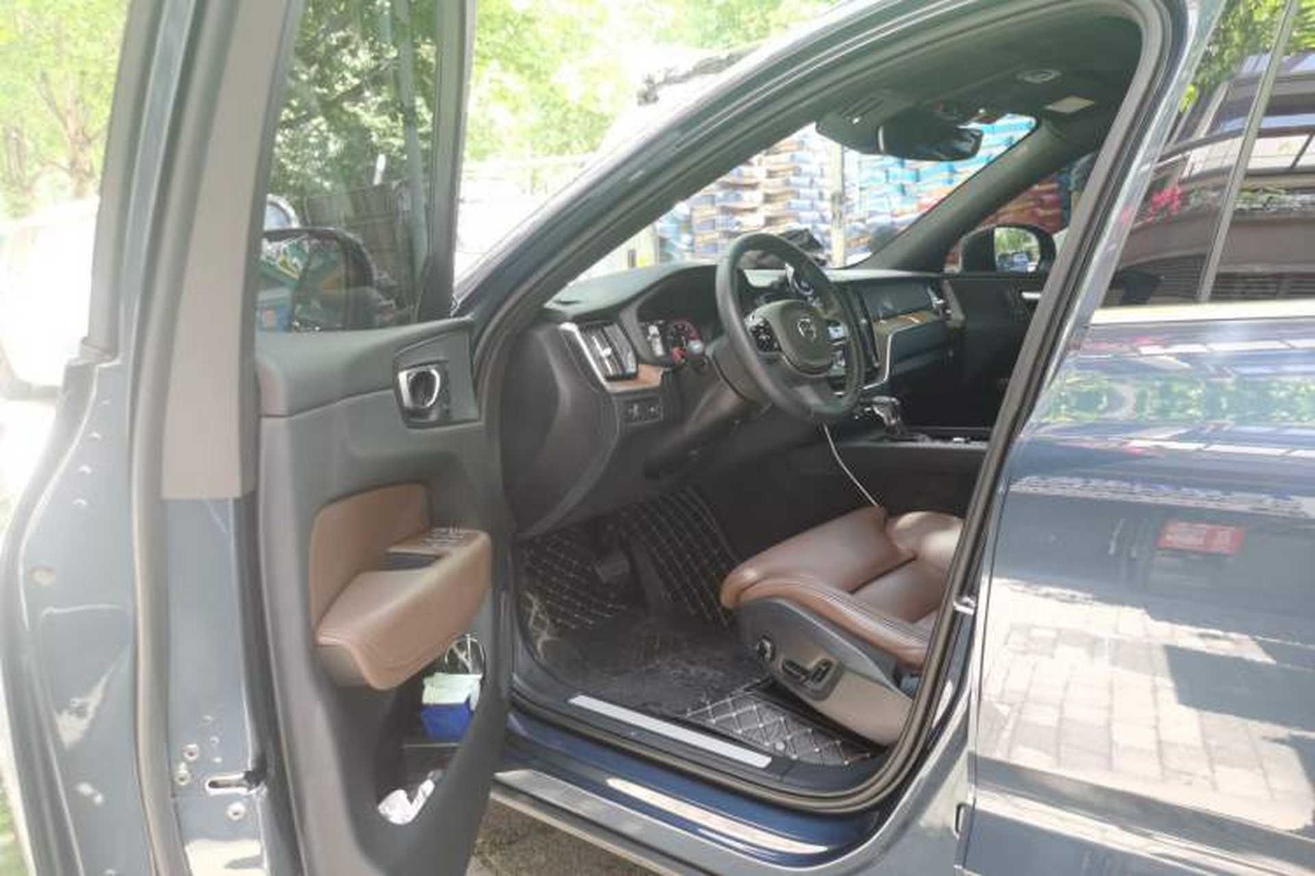 Used Volvo XC60 2021 T5 4x4 Smart Luxury Edition Driver Seat