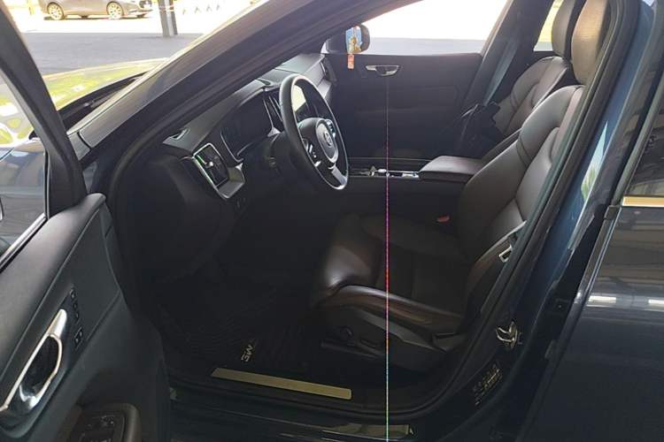 Used Volvo XC60 2021 T5 4x4 Smart Luxury Edition Driver Seat