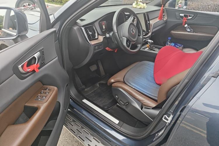 Used Volvo XC60 2021 T5 4x4 Smart Luxury Edition Driver Seat