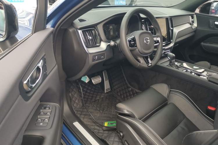 Used Volvo XC60 2021 T5 4x4 Smart & Advanced Sport Edition Driver Seat