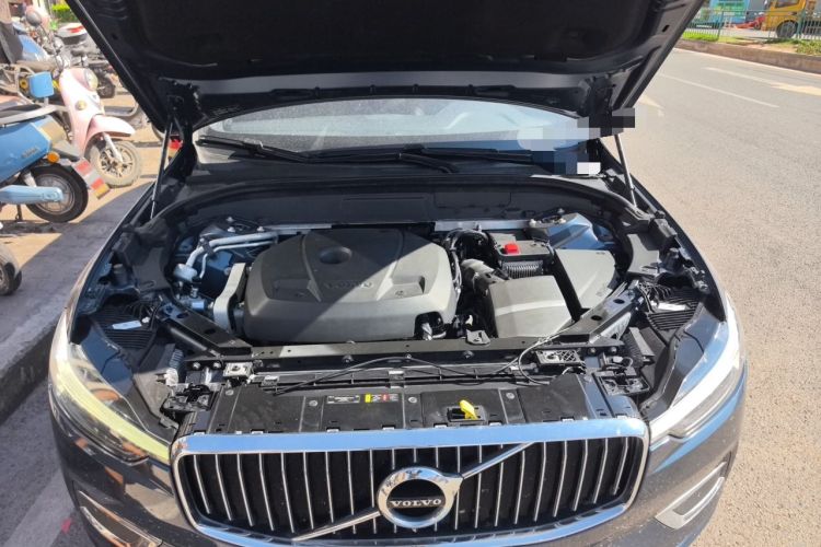 Used Volvo XC60 2021 T5 4x4 Smart Luxury Edition Engine Bay